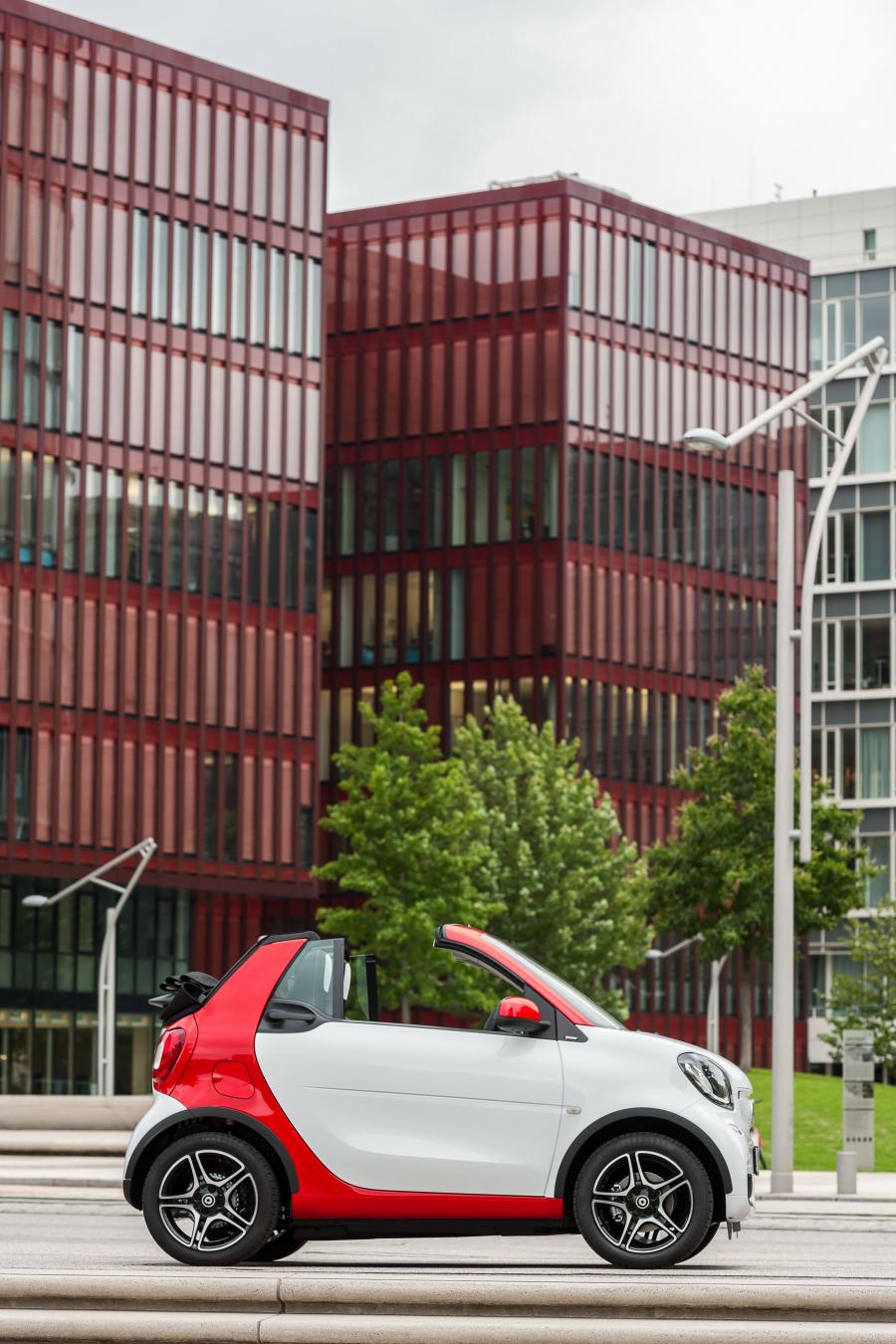  Smart ForTwo Passion Cabrio Urban Style 2016 года  (фото 15 из 25)